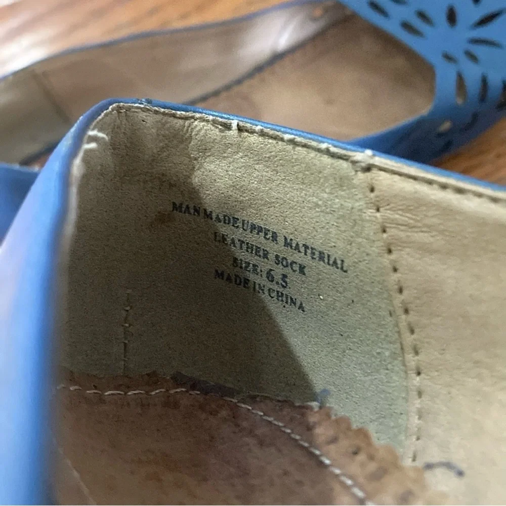 4/$10 - Restricted Laser Cutout Flats - Blue